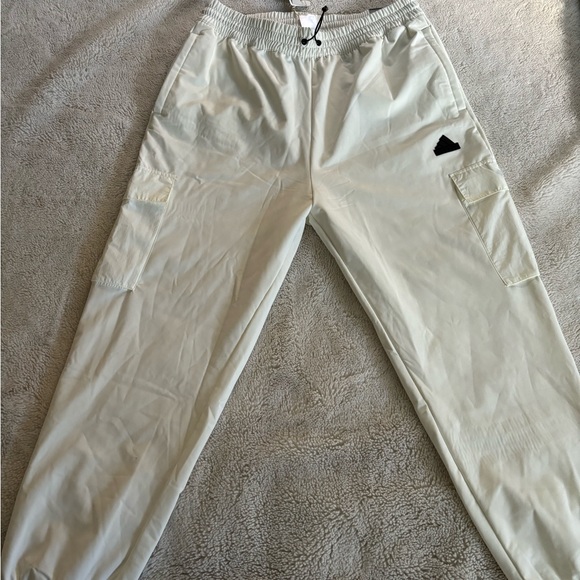 Men’s Adidas Cargo Pant - Picture 2 of 3
